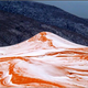 Imagen para el artículo titulado Estas espectaculares fotos del desierto del Sahara nevado son auténticas. No nevaba así desde 1979